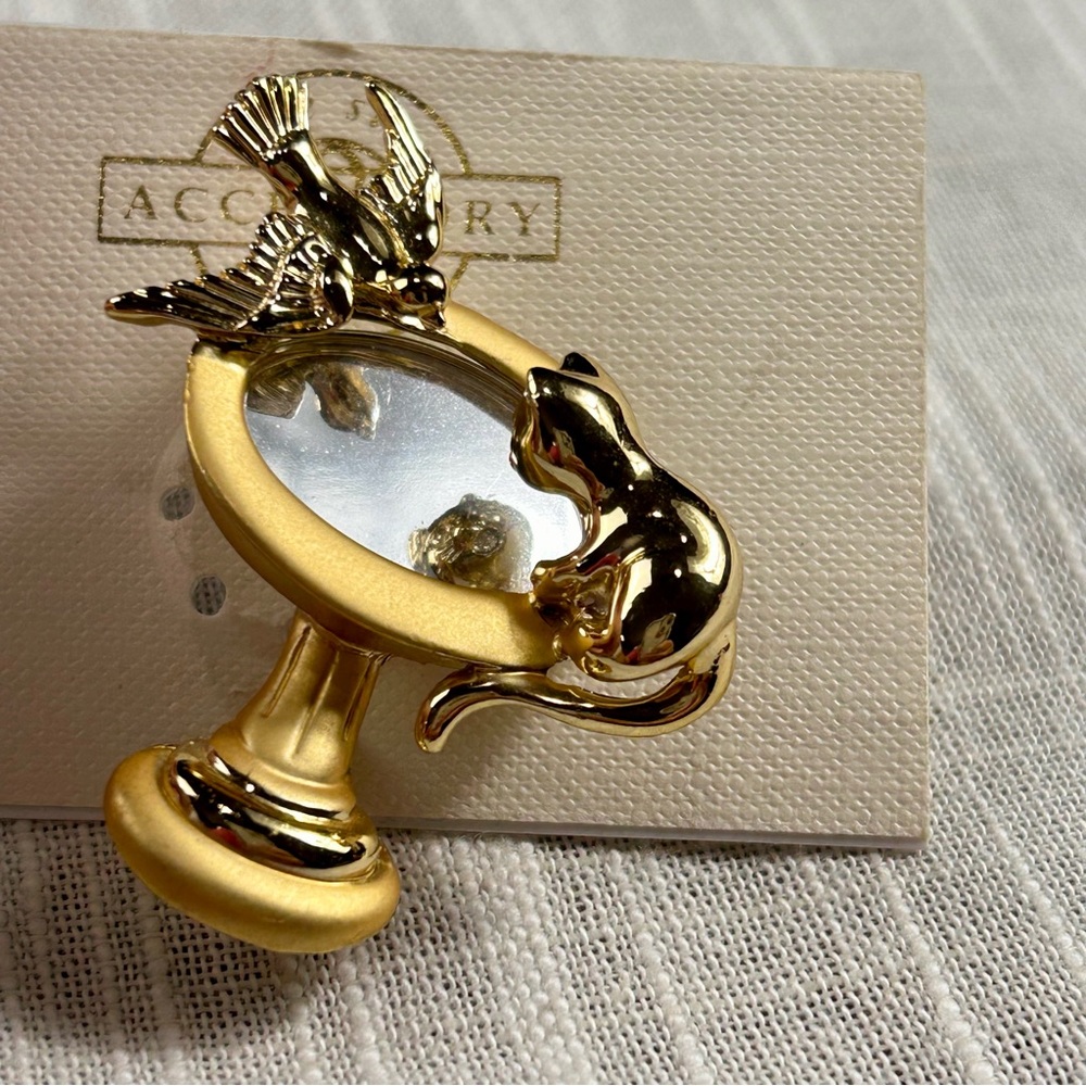 Vintage Danecraft Brooch cat & bird in mirrored gold two tone birdbath whimsical